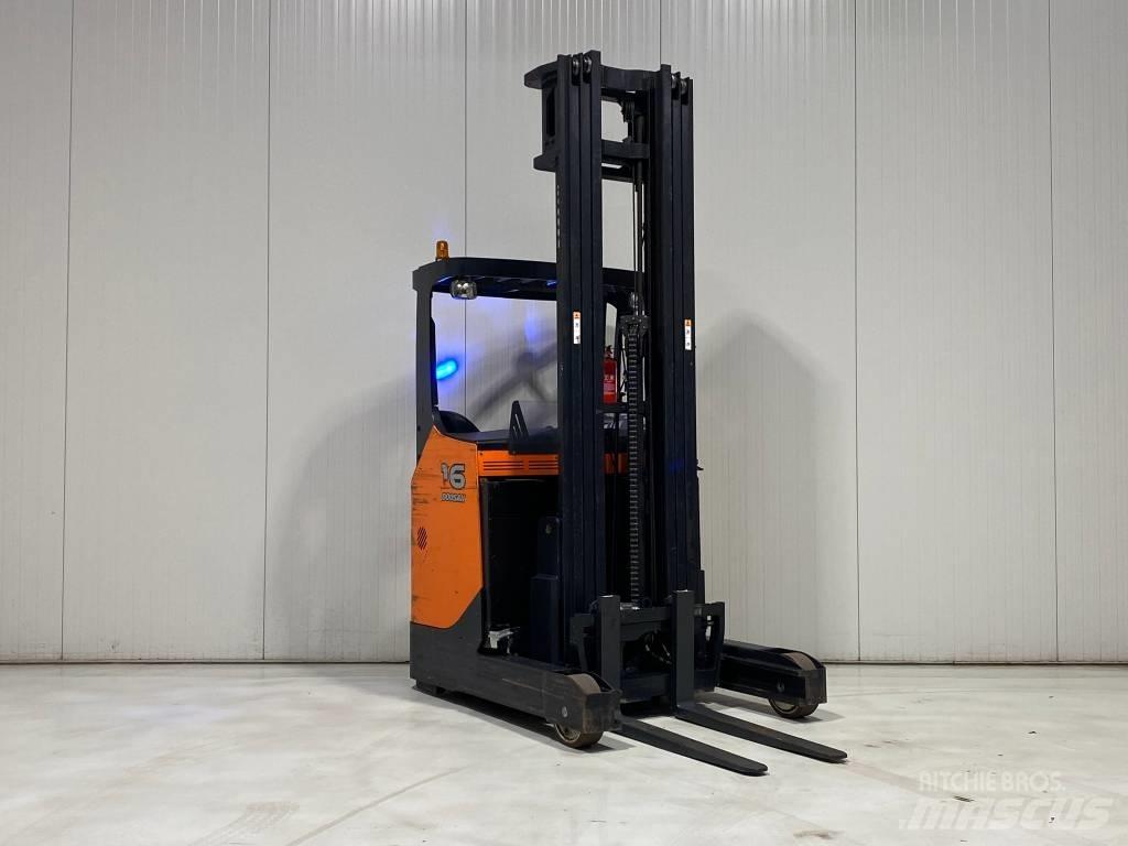 Doosan BR16JW-7 Reach trucks