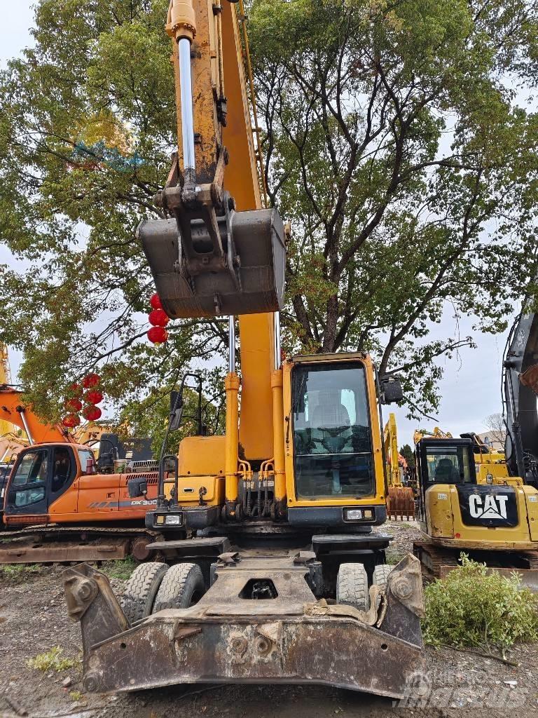 Hyundai R210W-9 Wheeled excavators