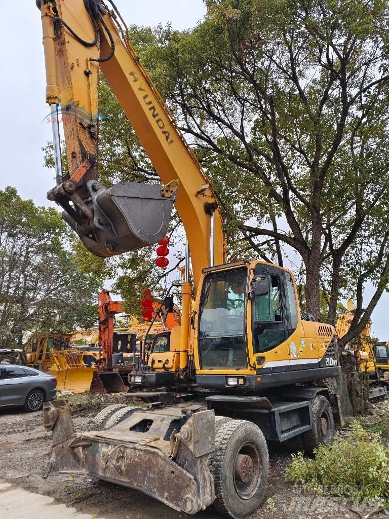 Hyundai R210W-9 Wheeled excavators