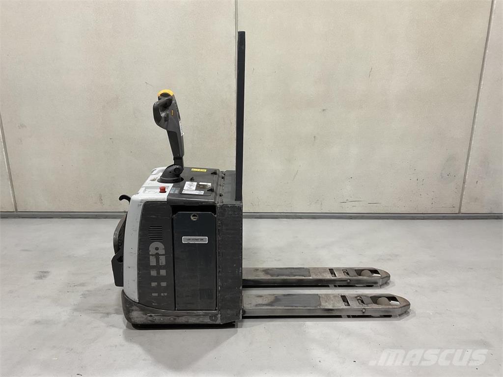 Atlet PLP200R Low lifter with platform