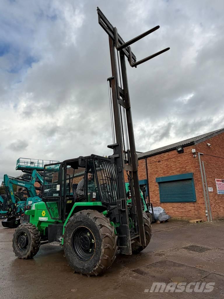 JCB 926 Diesel trucks