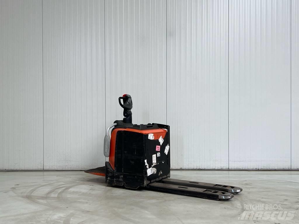 BT LPE250 Low lifter with platform