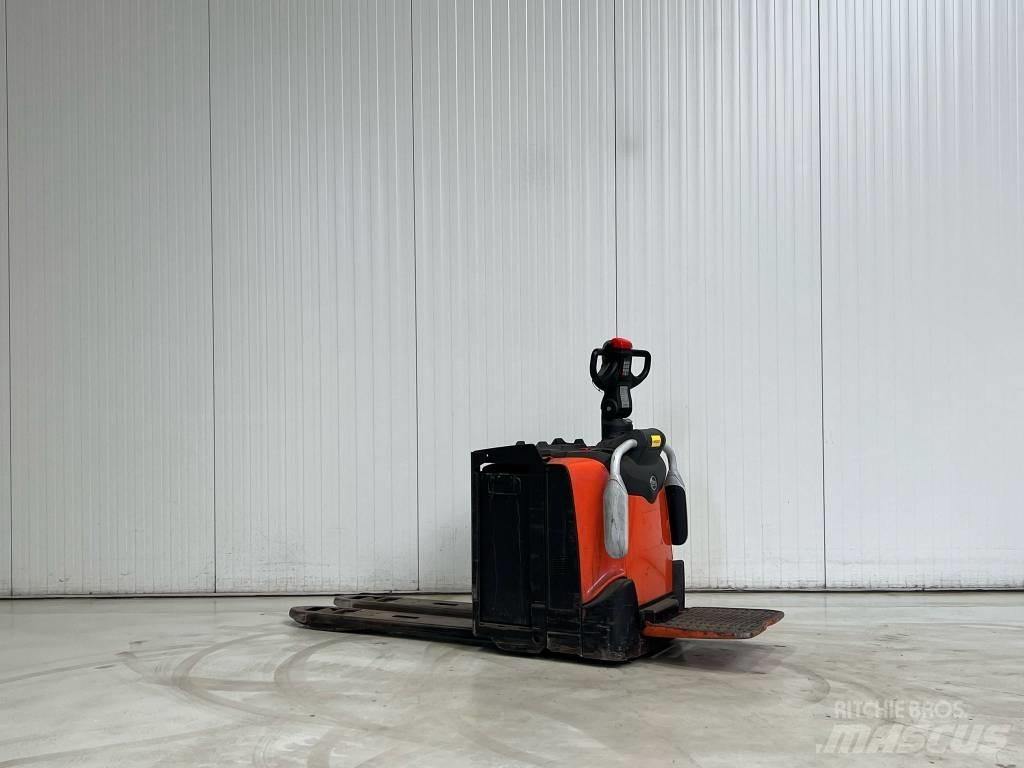 BT LPE250 Low lifter with platform