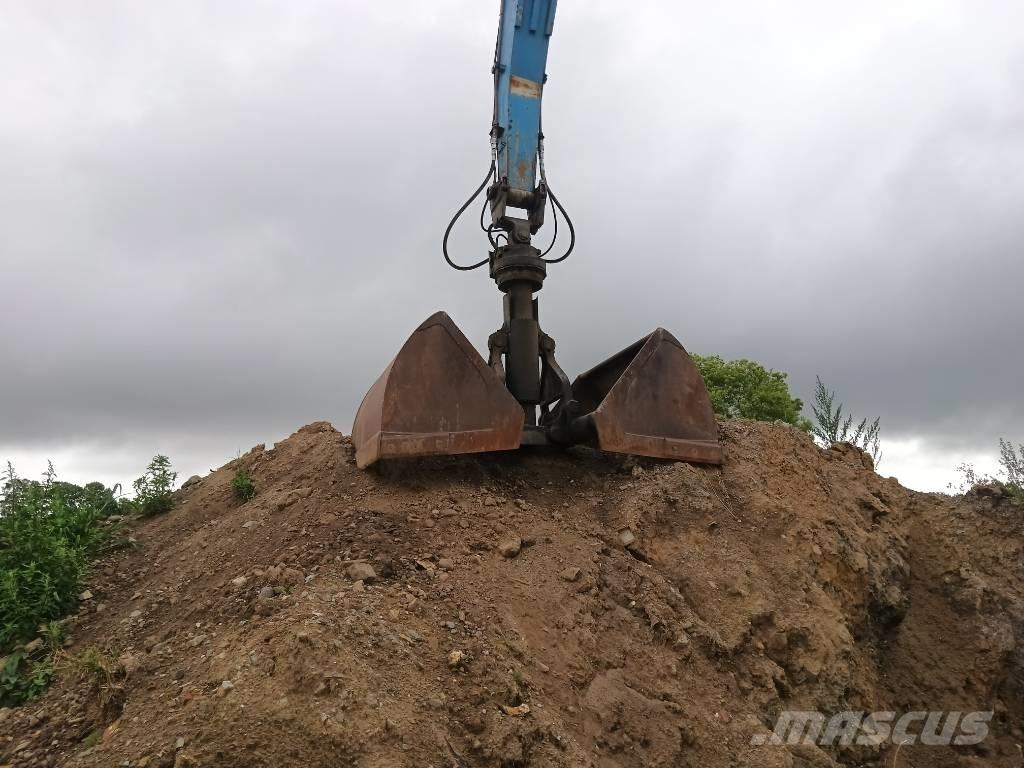 Fuchs MHL 360 Waste / industry handlers