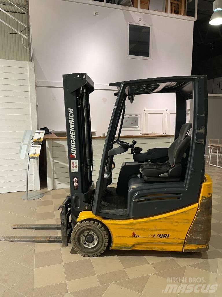 Jungheinrich EFG 213 Electric forklift trucks