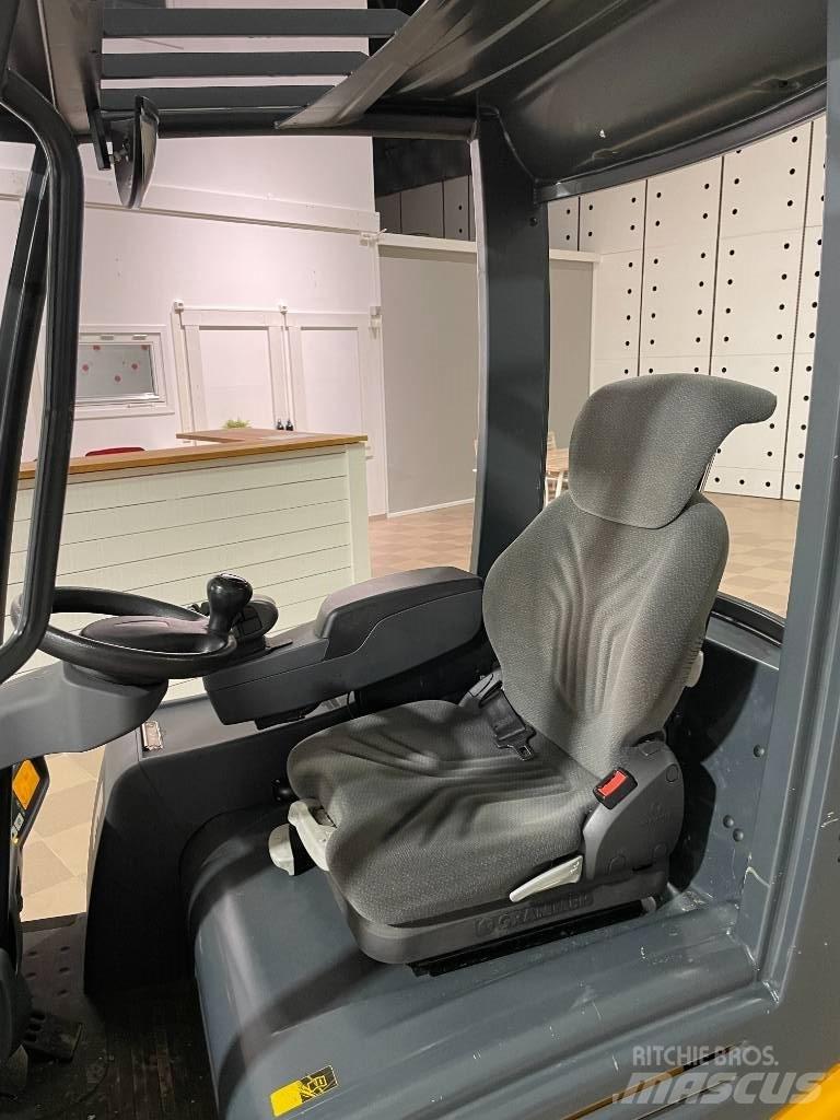 Jungheinrich EFG 213 Electric forklift trucks