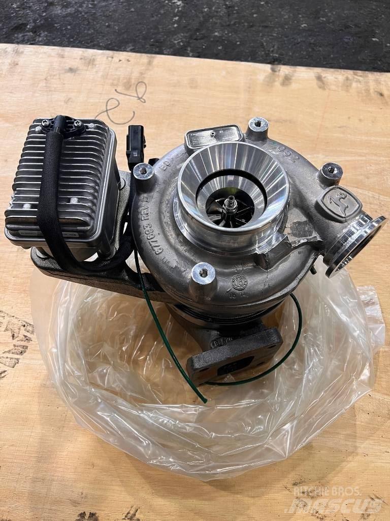 John Deere SE501973 Engines