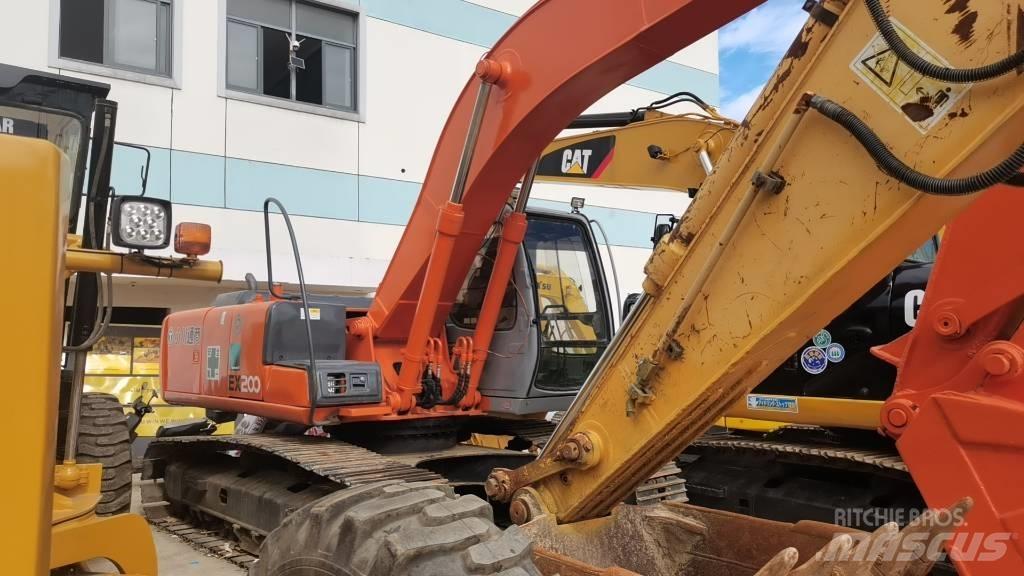 Hitachi EX 200-5 Crawler excavators