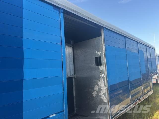 Mickey 16 Bay Beverage trailers