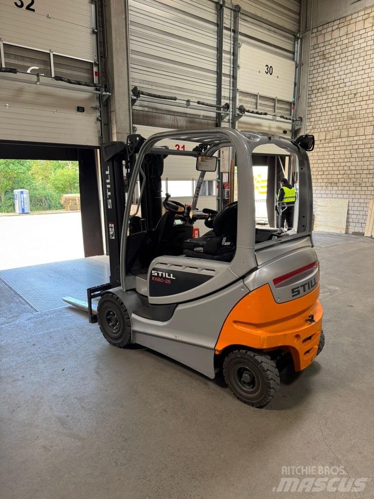 Still RX 60-25 Electric forklift trucks