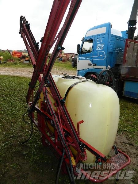 Hardi 900 Trailed sprayers