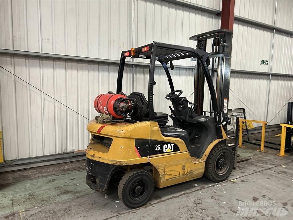 CAT GP25N LPG trucks