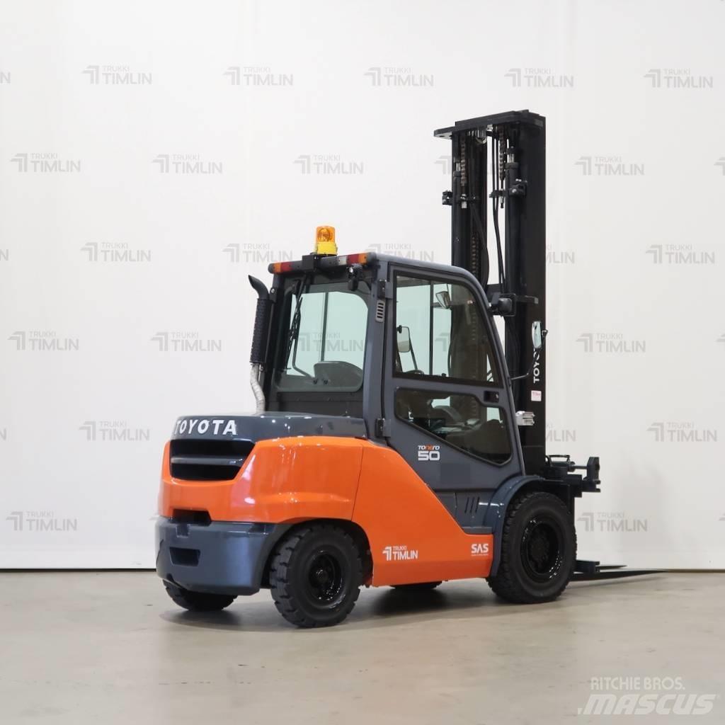 Toyota 40-8FD50N Diesel trucks
