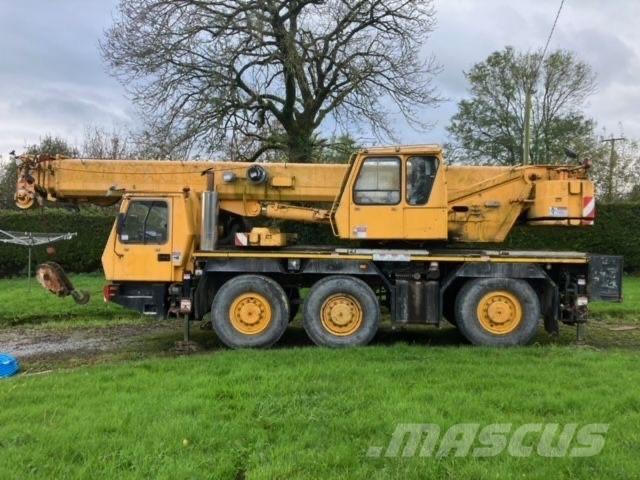 Grove 3050 All terrain cranes