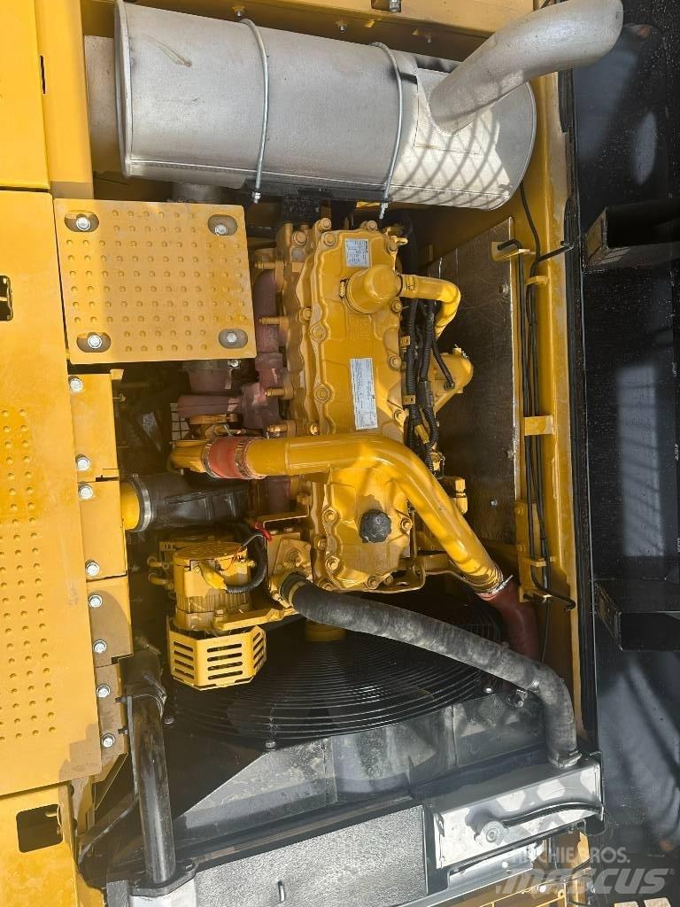CAT CAT330 Midi excavators  7t - 12t