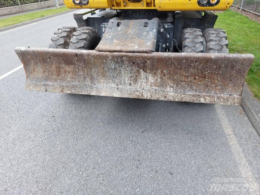 Komatsu PW148-11 Wheeled excavators