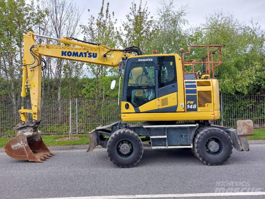 Komatsu PW148-11 Wheeled excavators