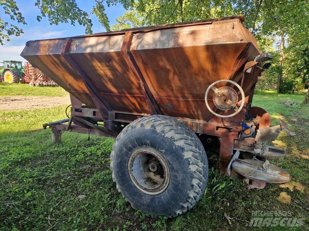 MBY-6 Mineral spreaders