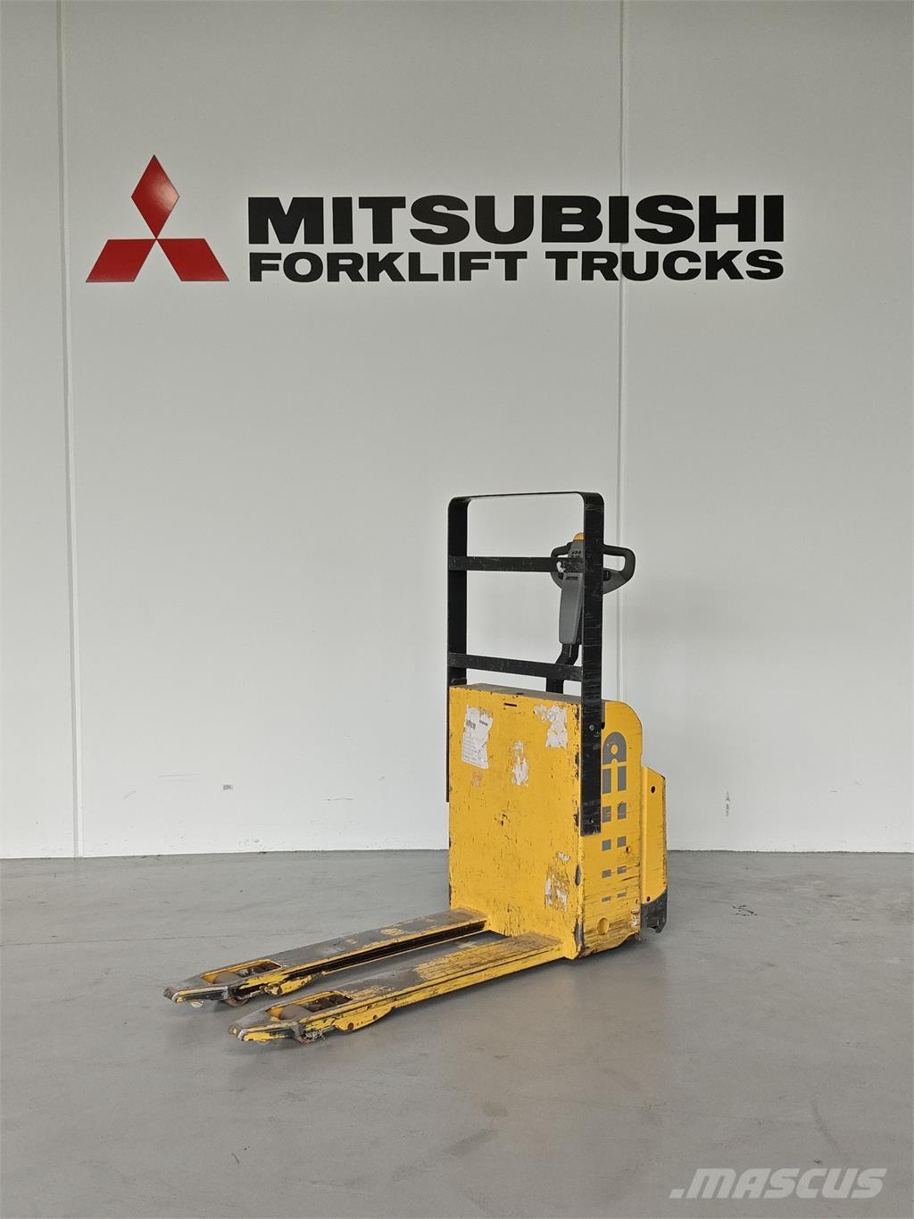 Atlet PLL180 Pedestrian stacker