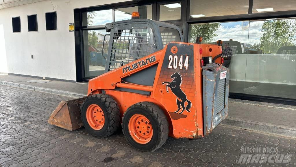 Mustang 2044 Skid steer loaders