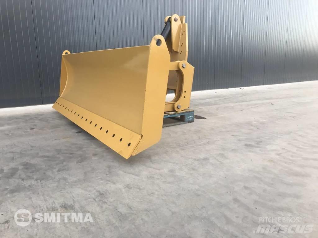 CAT 120H Blades