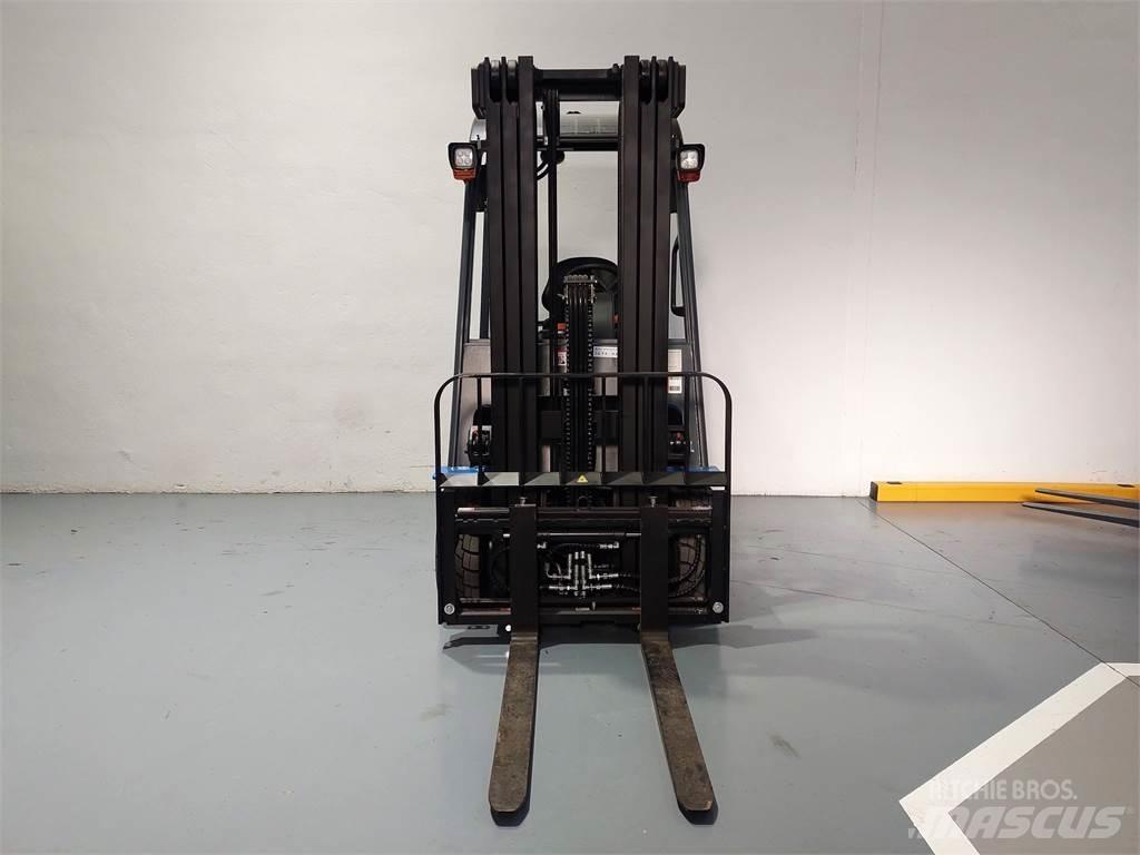  SEF25C Electric forklift trucks