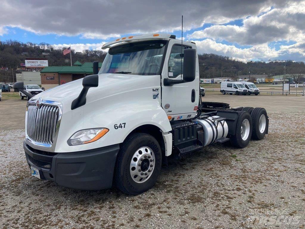 International LT Tractor Units