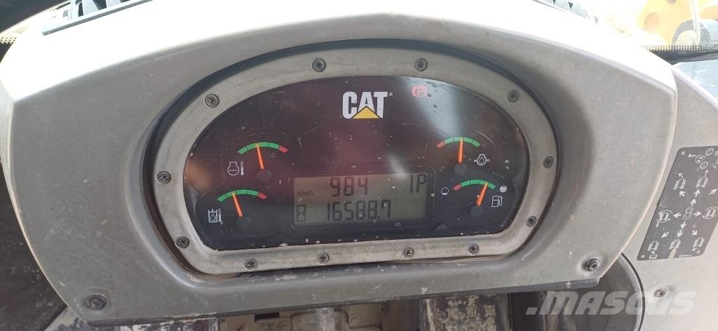 CAT 963 D Crawler loaders