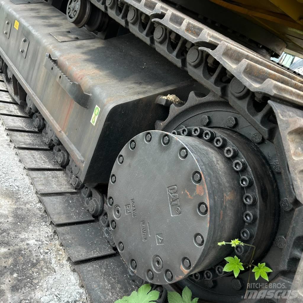 CAT 330D2 Crawler excavators