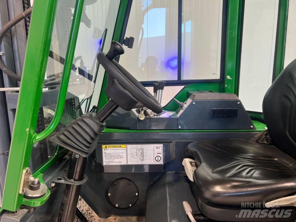 Combilift CBE2500 4-way reach trucks