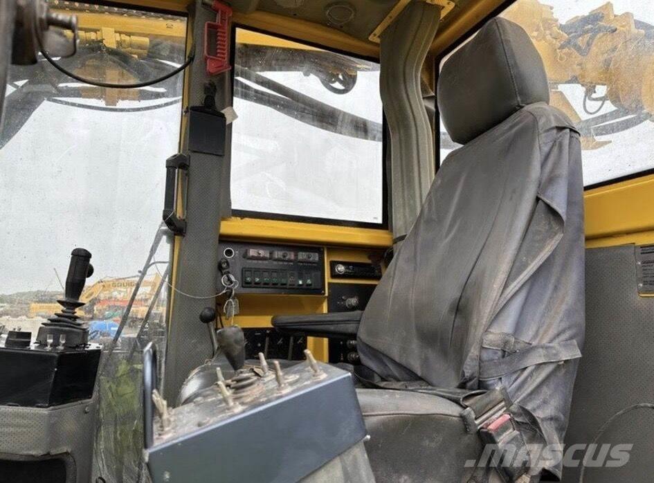 Atlas Copco ROC F6 Surface drill rigs