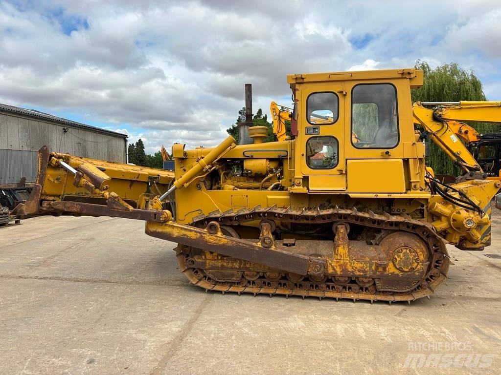 CAT D 6 D Crawler dozers