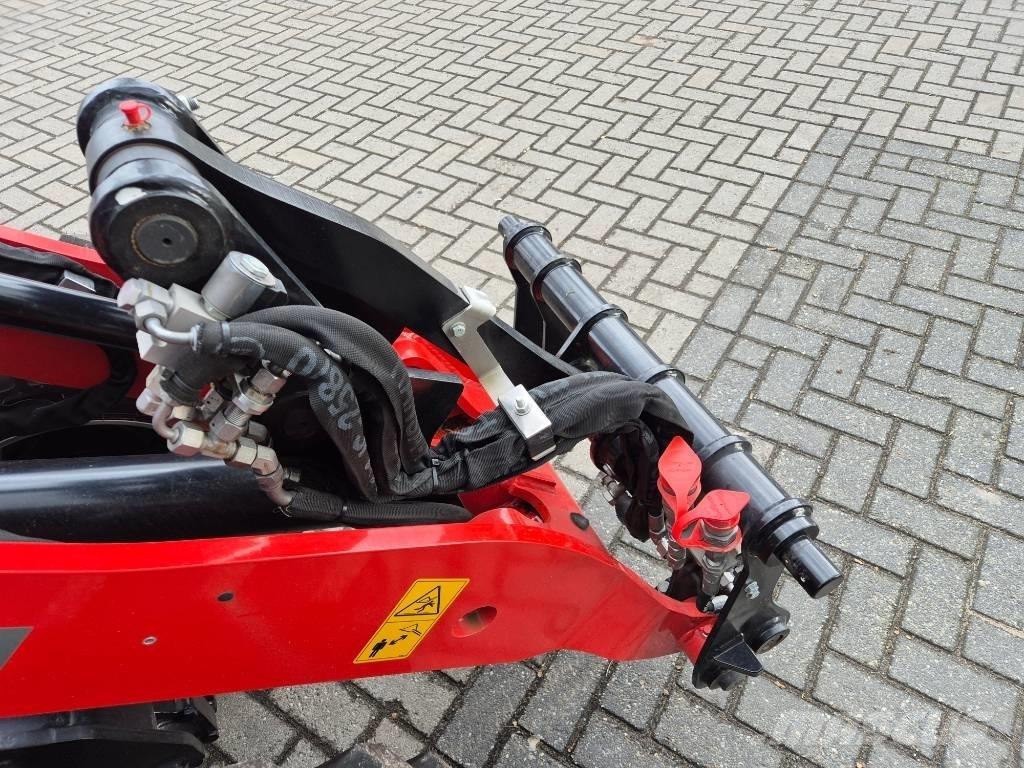 Manitou MLA 3-25 H Mini loaders