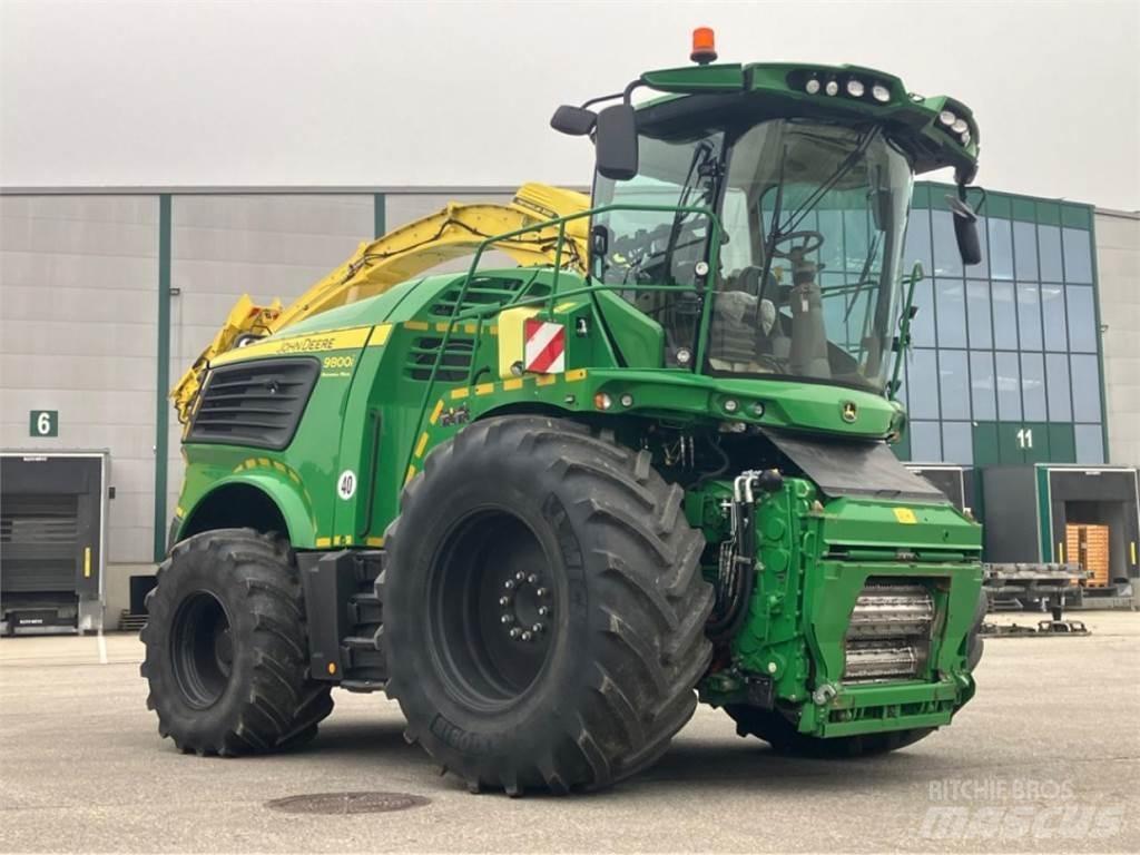 John Deere 9800i Self-propelled foragers