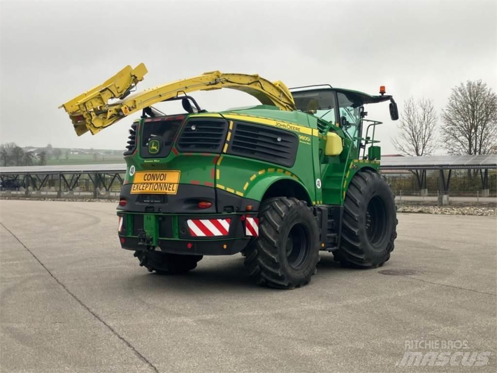 John Deere 9800i Self-propelled foragers