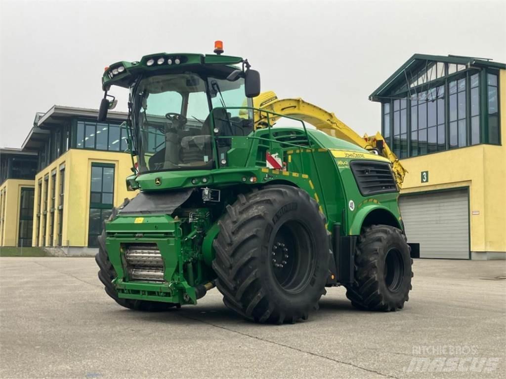 John Deere 9800i Self-propelled foragers