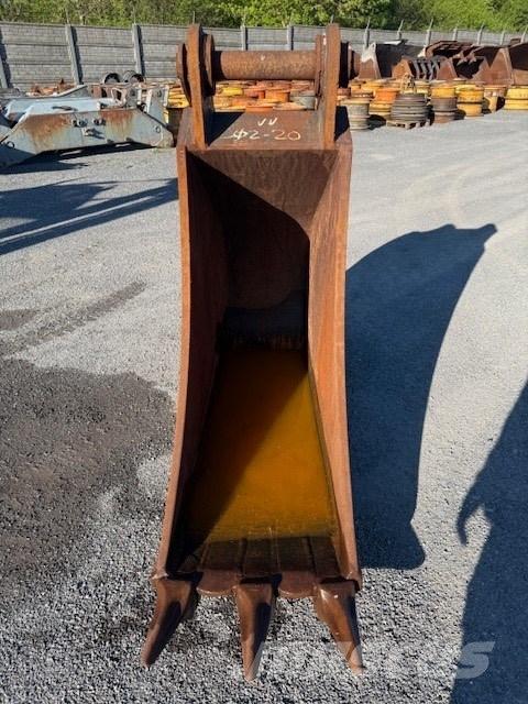CAT 323 USED BUCKET Backhoes