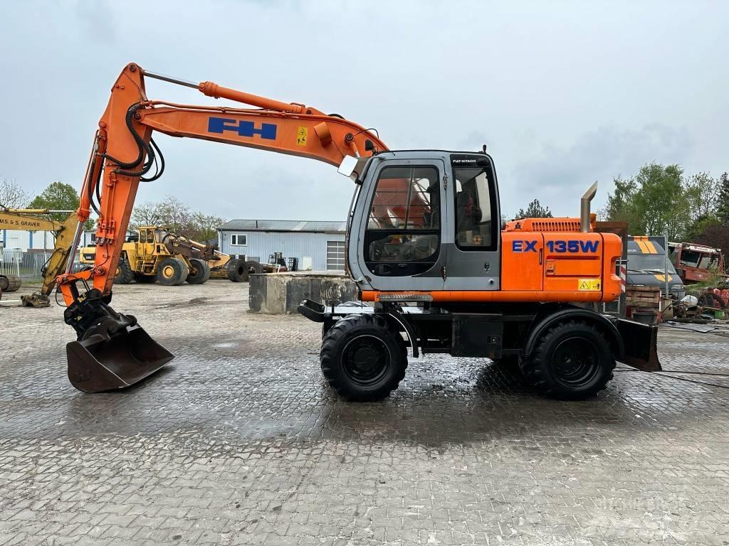 Fiat-Hitachi EX135W Wheeled excavators