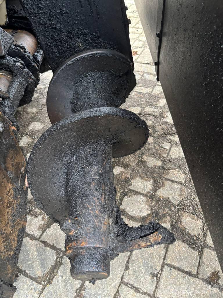 Volvo P 2870 D Asphalt pavers