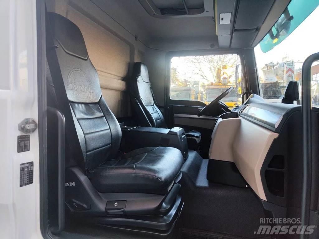 MAN TGL 8.220 4x2 Chassis Cab trucks