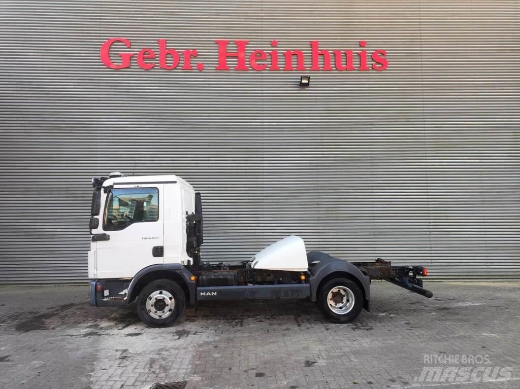 MAN TGL 8.220 4x2 Chassis Cab trucks