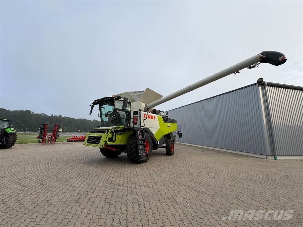 CLAAS TRION 750 Combine harvesters