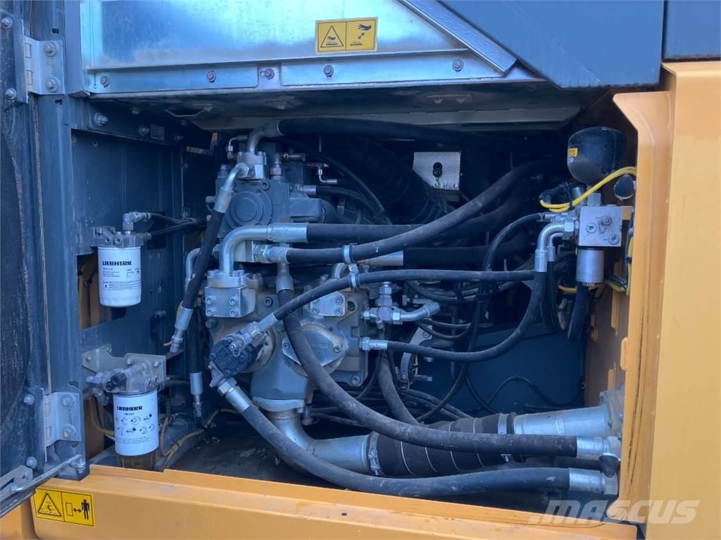 Liebherr R934 Crawler excavators