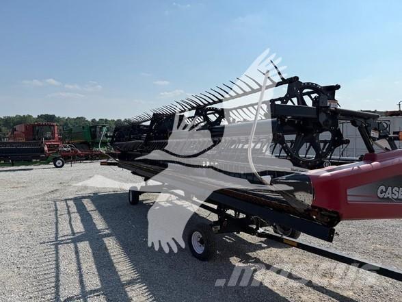 Case IH 2162 Combine harvester heads