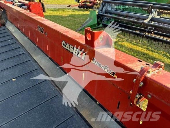 Case IH 3162 Combine harvester heads