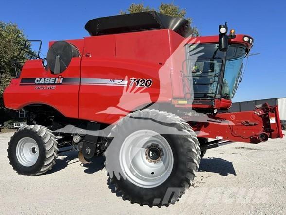 Case IH 7120 Combine harvesters