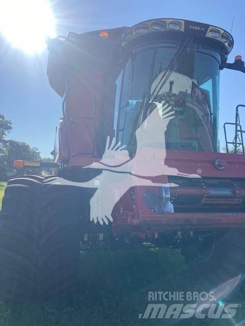 Case IH 8250 Combine harvesters