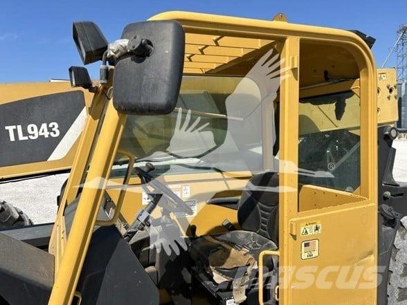 CAT TL943 Telescopic handlers