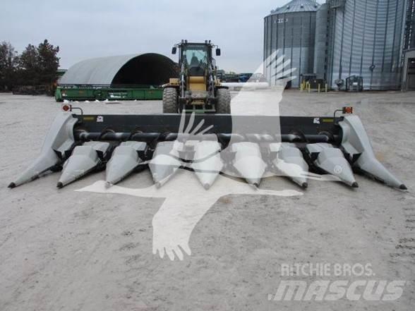 Gleaner 3000 Combine harvester heads