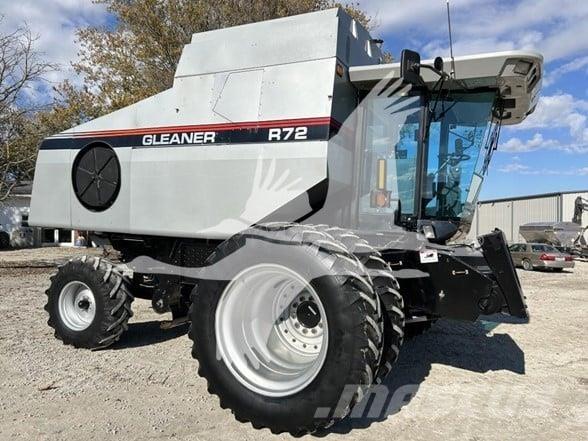 Gleaner R72 Combine harvesters